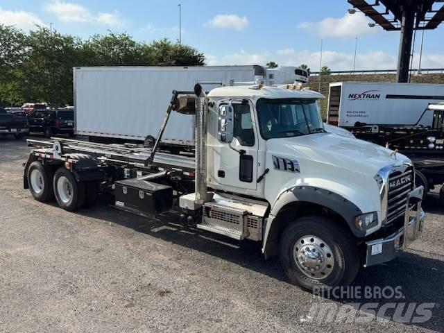 Mack GR64F Altele