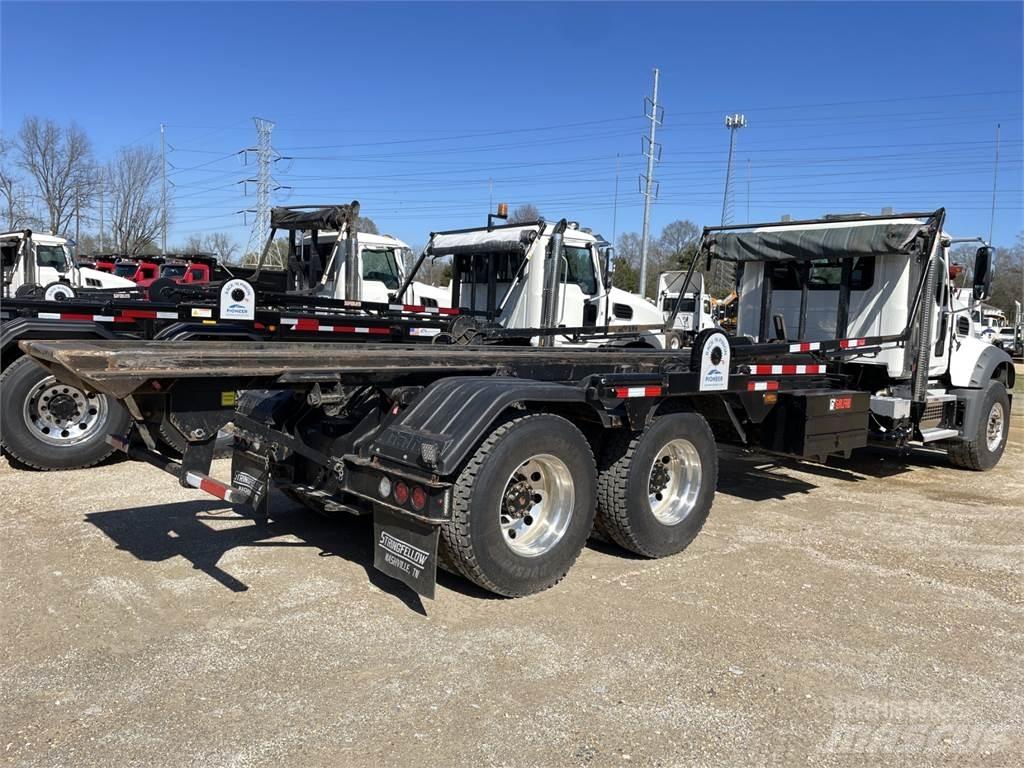 Mack GR64F Altele