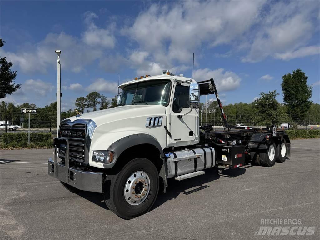 Mack GR64F Altele