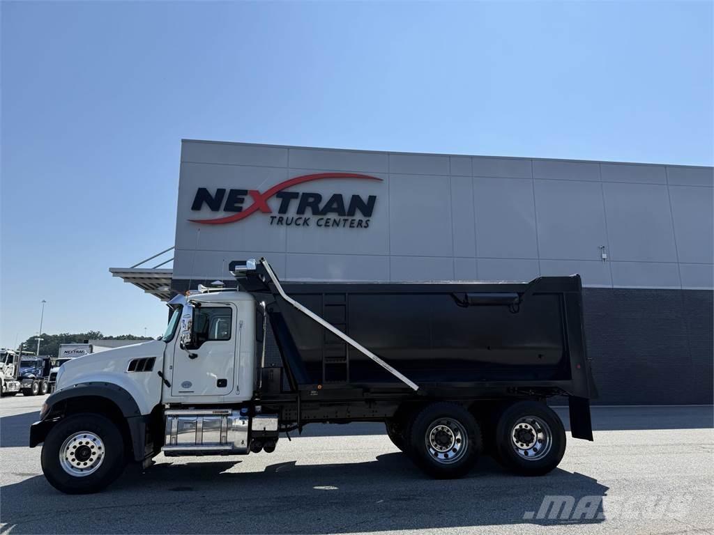 Mack GR64F Autobasculanta
