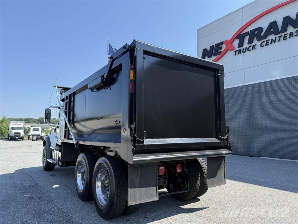 Mack GR64F Autobasculanta