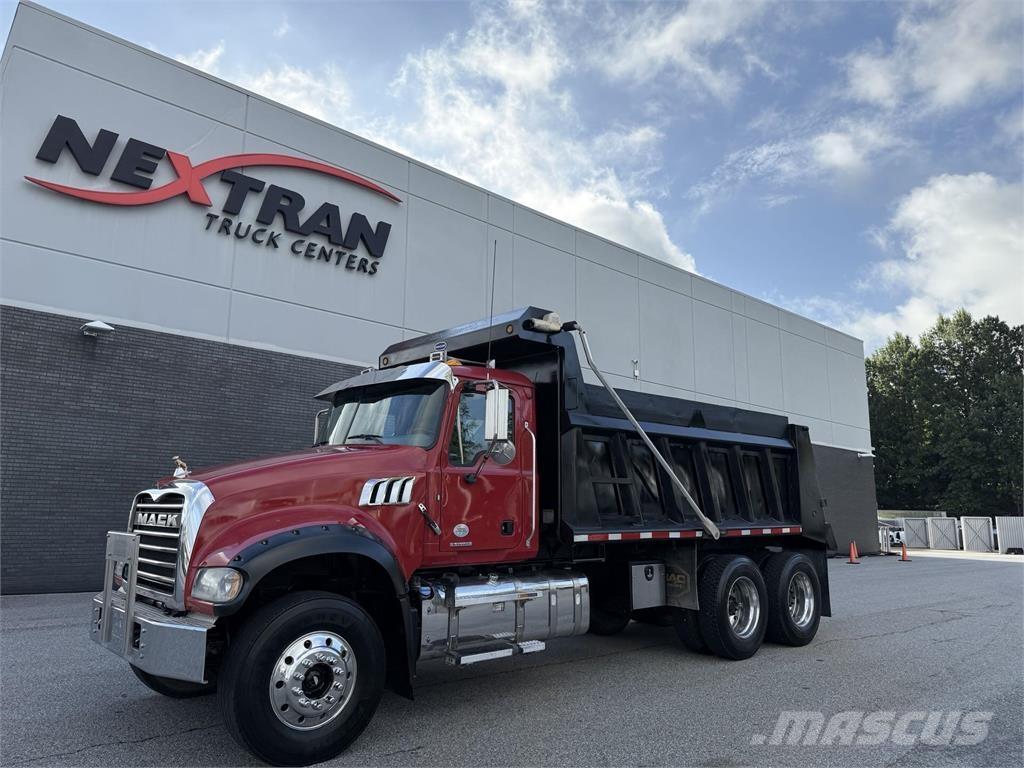 Mack GR64F Autobasculanta