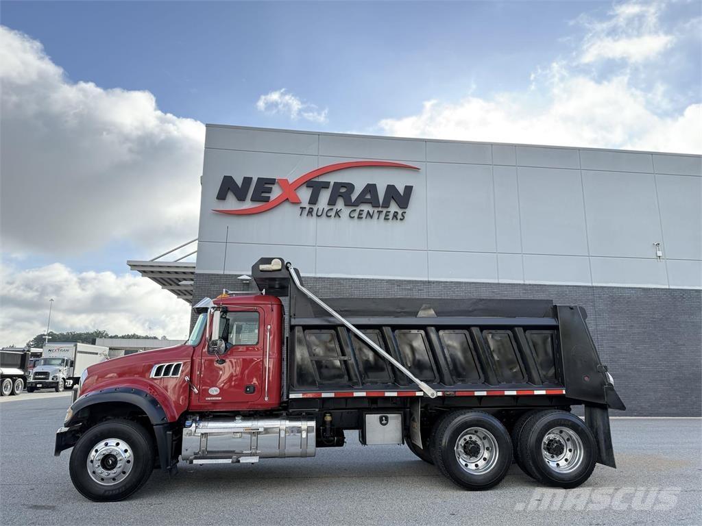 Mack GR64F Autobasculanta
