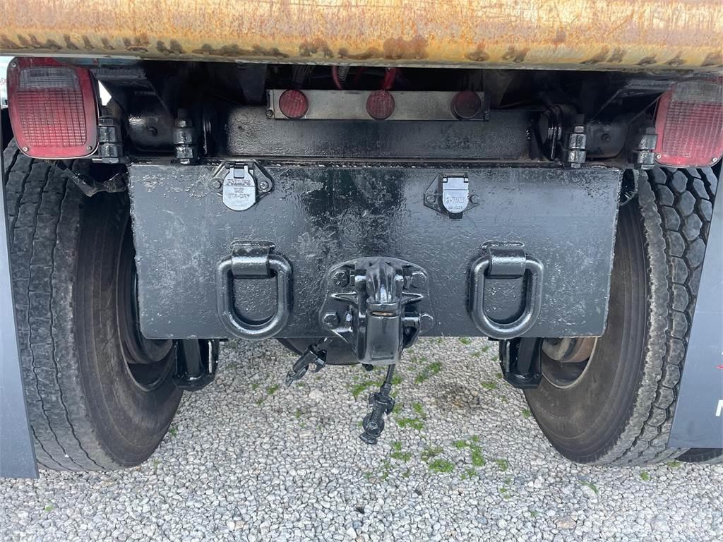 Mack GR64FR Autobasculanta