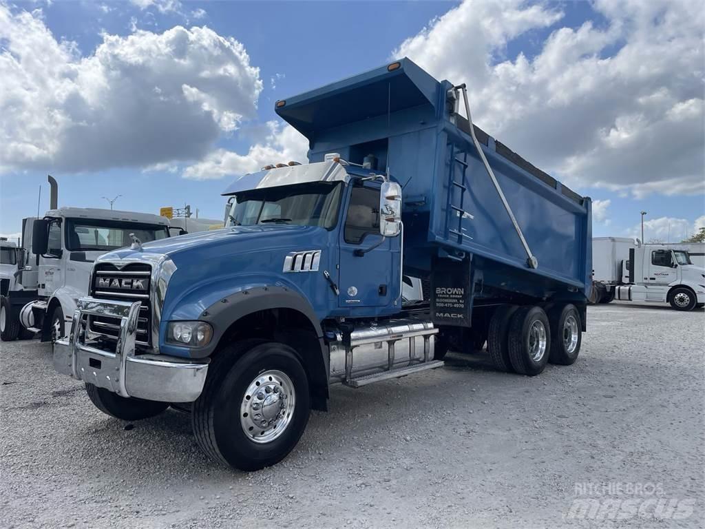 Mack GR64FR Autobasculanta