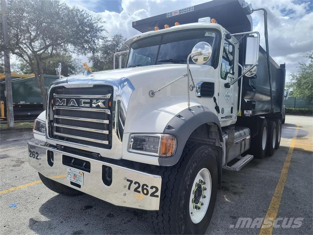 Mack GR64FR Autobasculanta