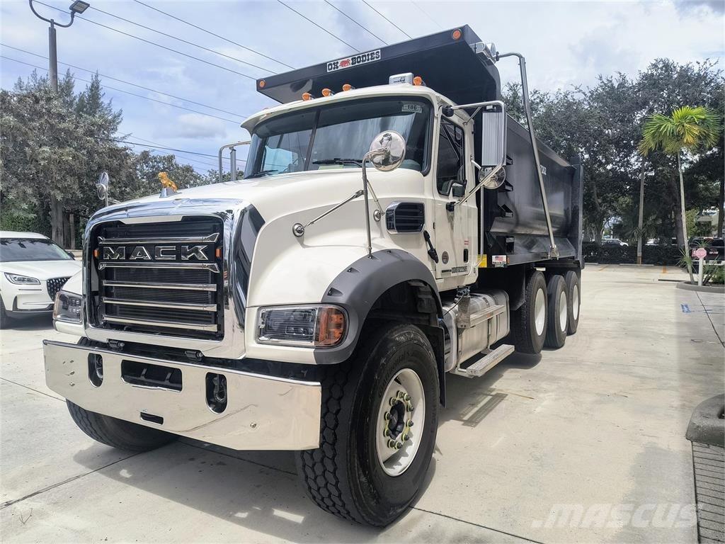 Mack GR64FR Autobasculanta