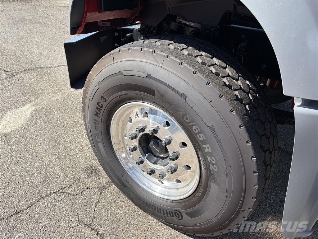 Mack GR64FR Betoniera