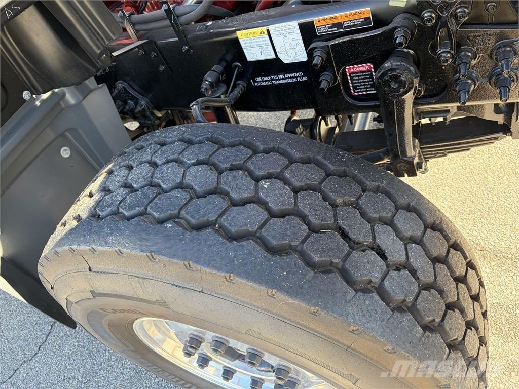 Mack GR64FR Betoniera