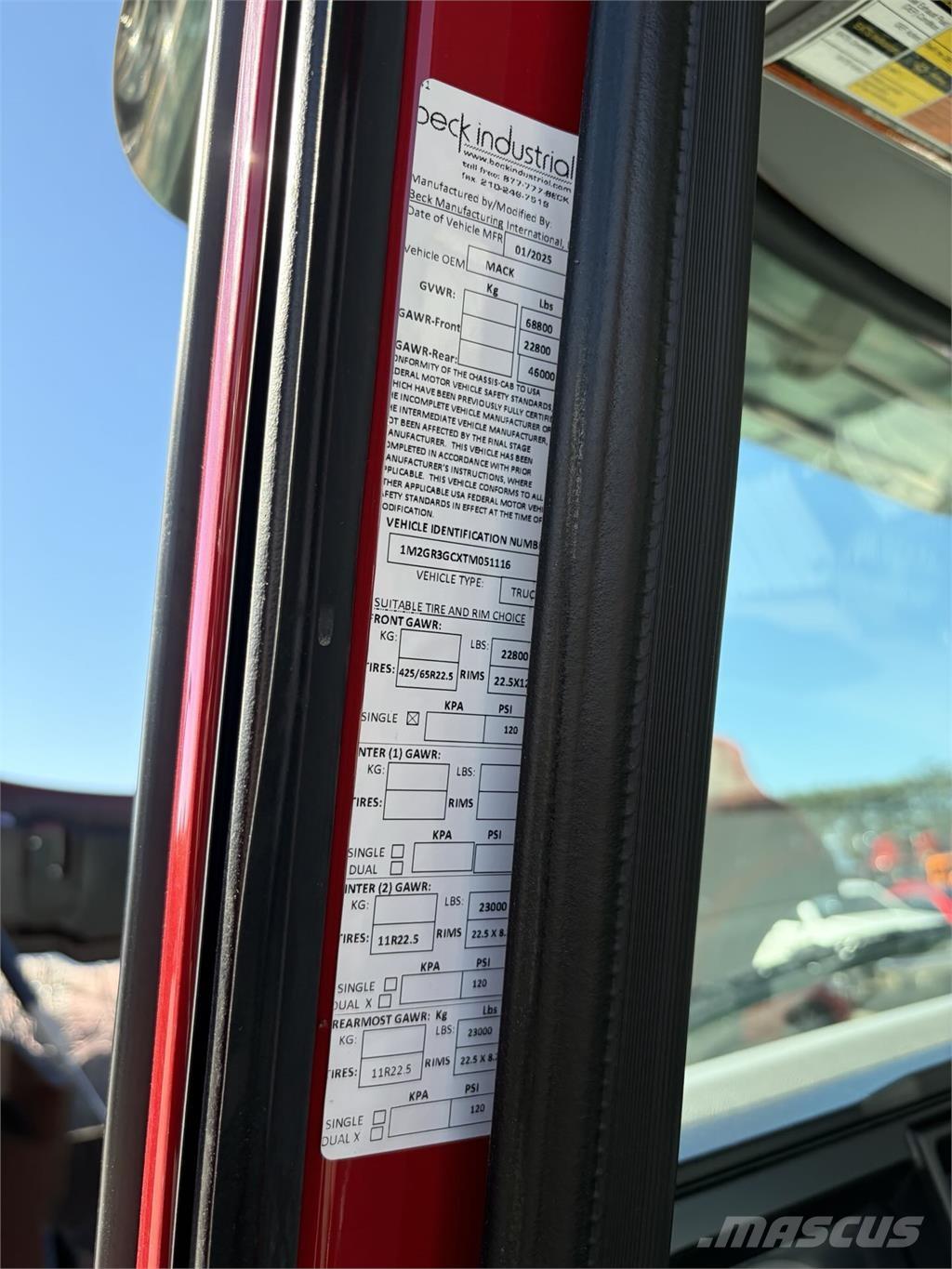 Mack GR64FR Betoniera