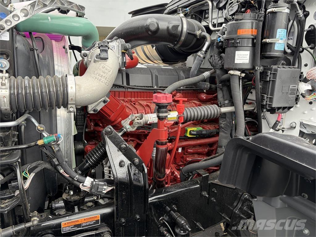 Mack GR64FT Autotractoare