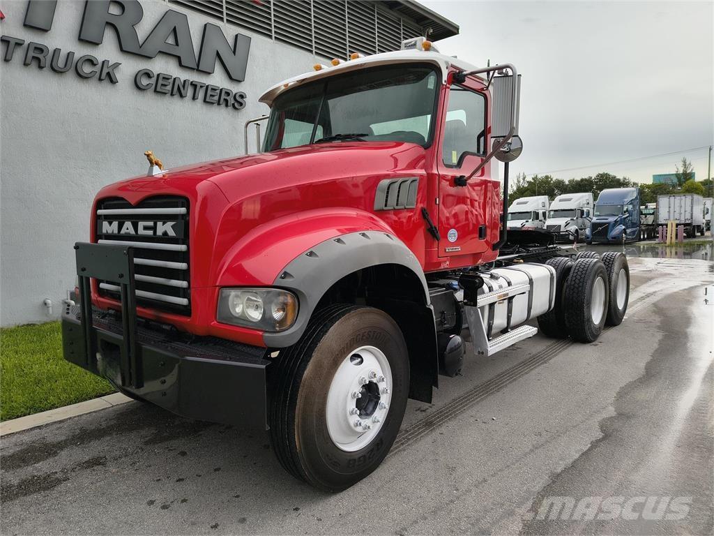 Mack GR64FT Autotractoare