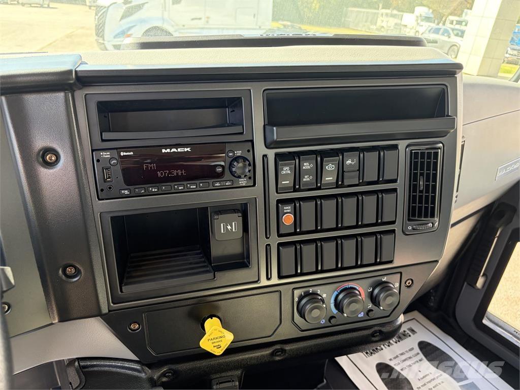 Mack MD6 42R Autocamioane