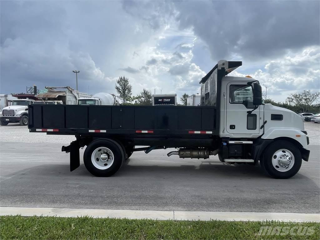 Mack MD642 Camion cabina sasiu