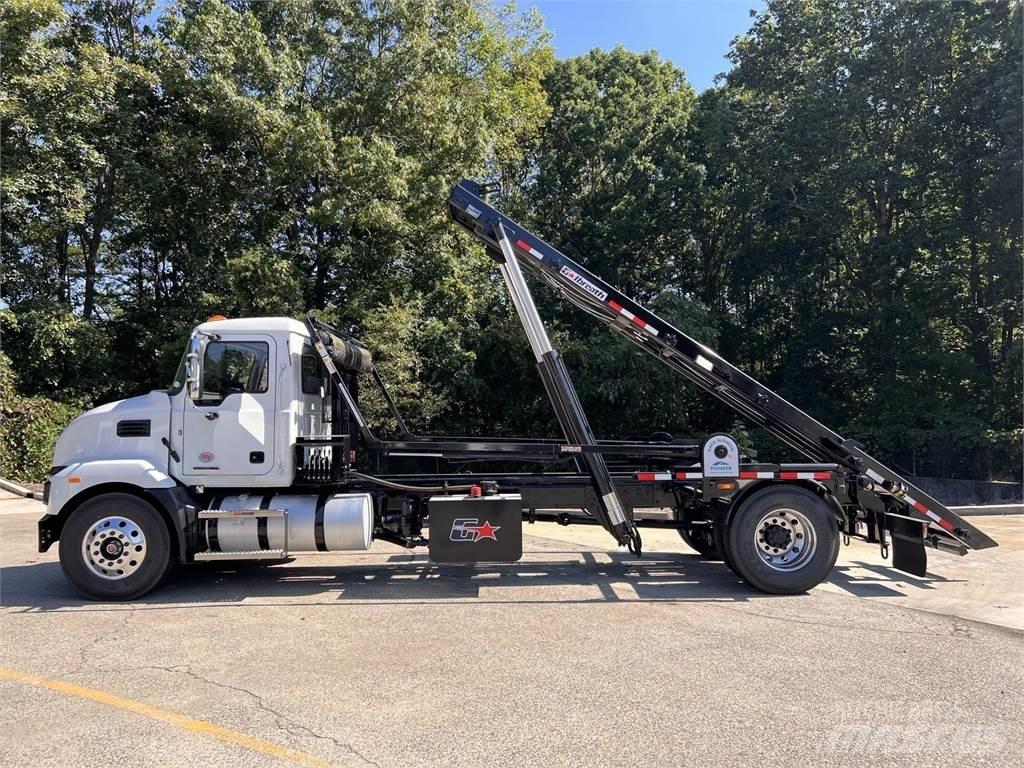 Mack MD7 42R Camion cabina sasiu