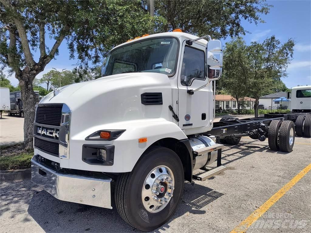 Mack MD7 42R Camion cabina sasiu