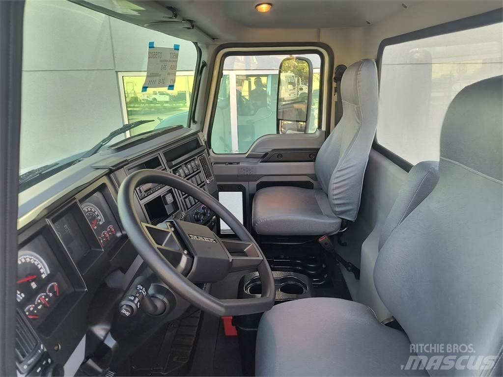 Mack MD7 42R Camion cabina sasiu