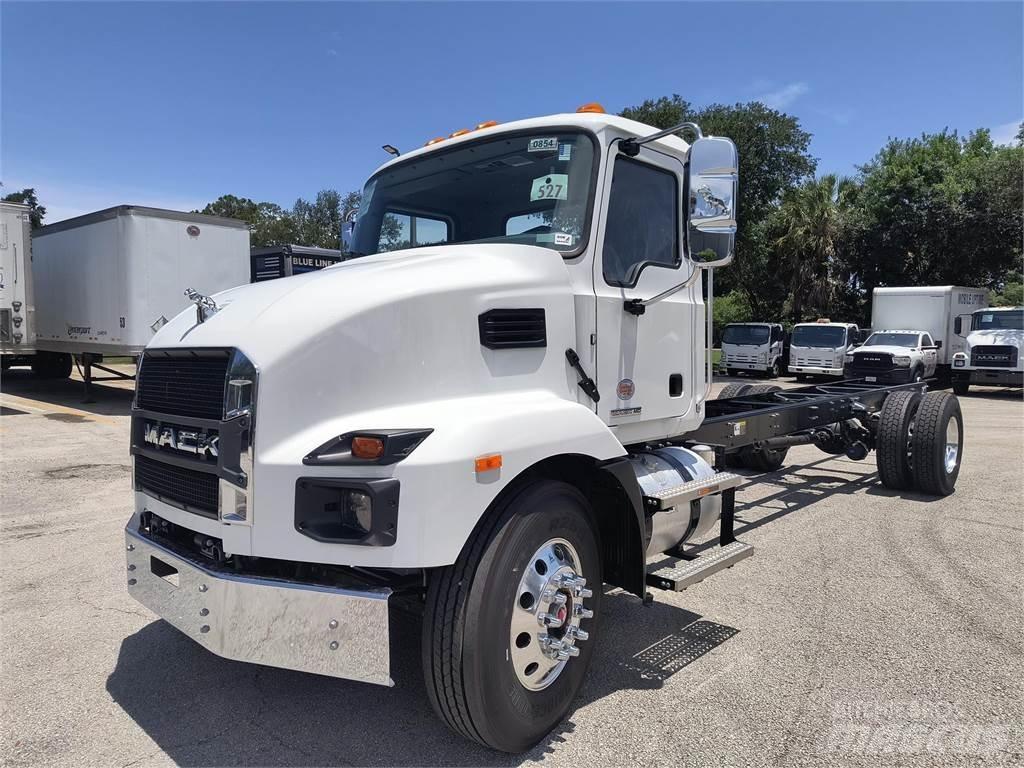 Mack MD7 42R Camion cabina sasiu