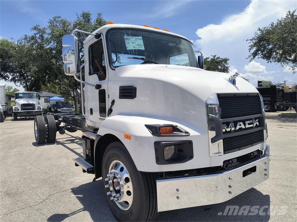 Mack MD7 42R Camion cabina sasiu