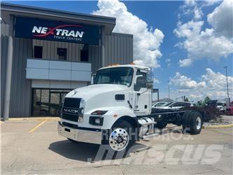 Mack MD742 Camion cabina sasiu