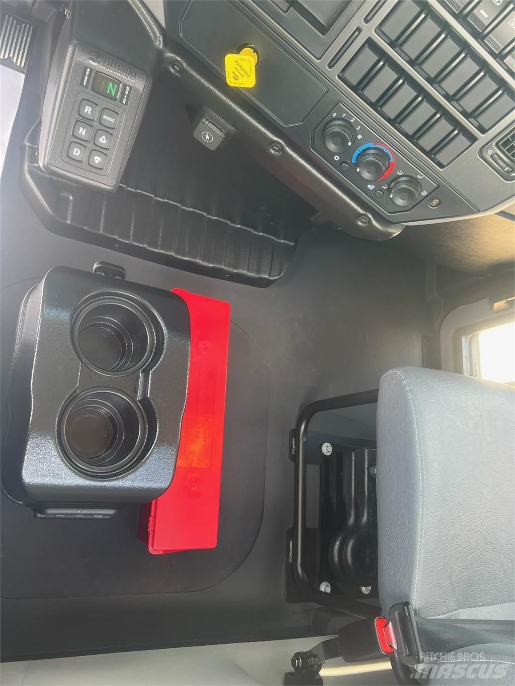 Mack MD742 Camion cabina sasiu