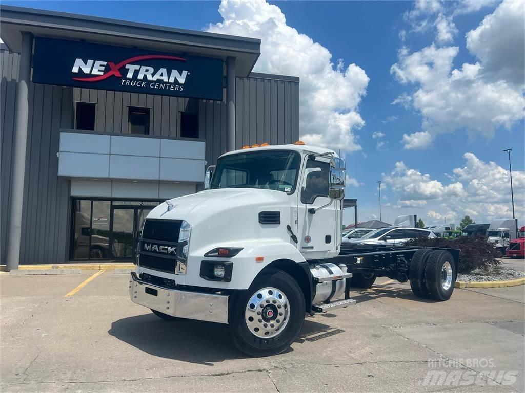 Mack MD742 Camion cabina sasiu