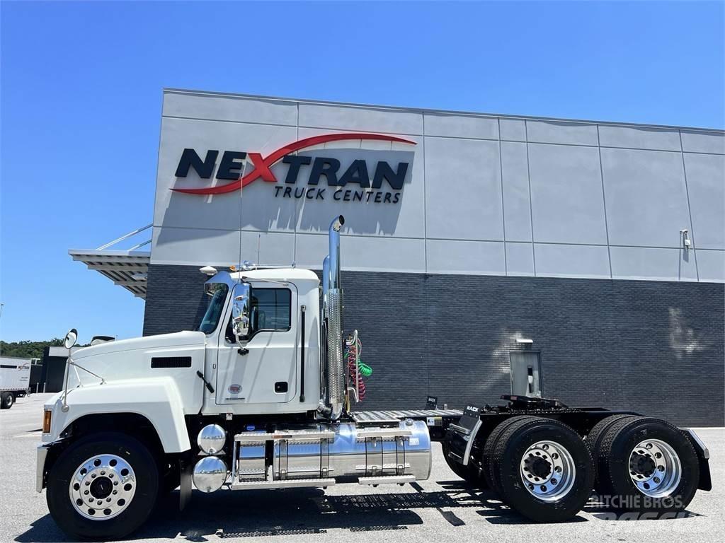 Mack PI64T Autotractoare