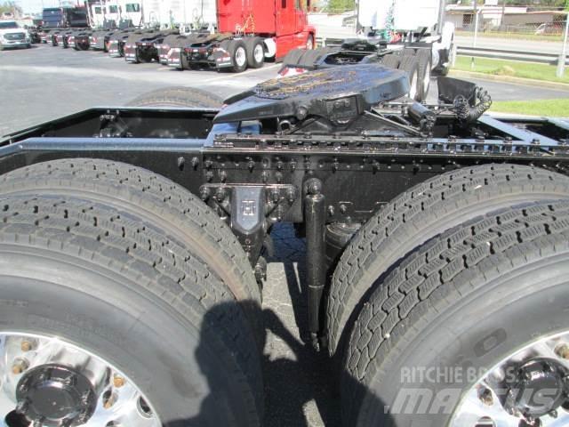 Mack PI64T Autotractoare