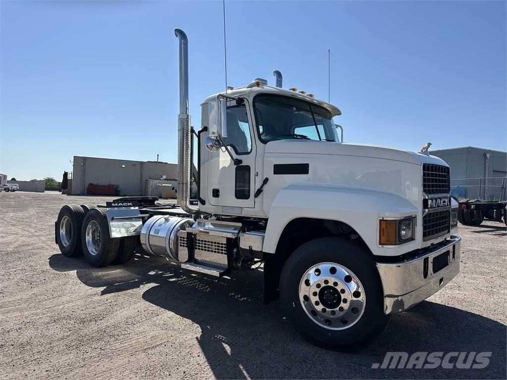 Mack PI64T Autotractoare