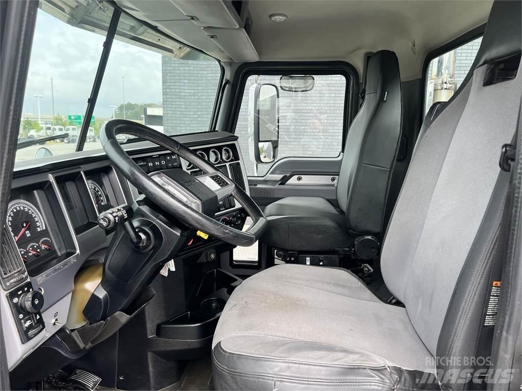 Mack PI64T Autotractoare