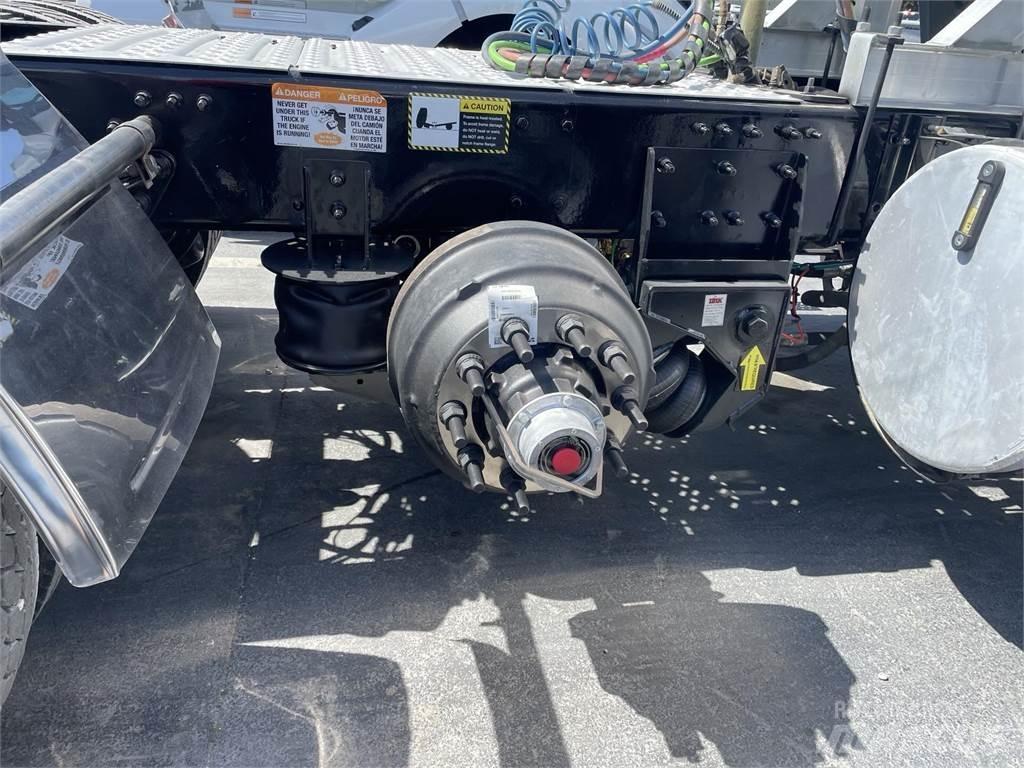Mack PI64T Autotractoare