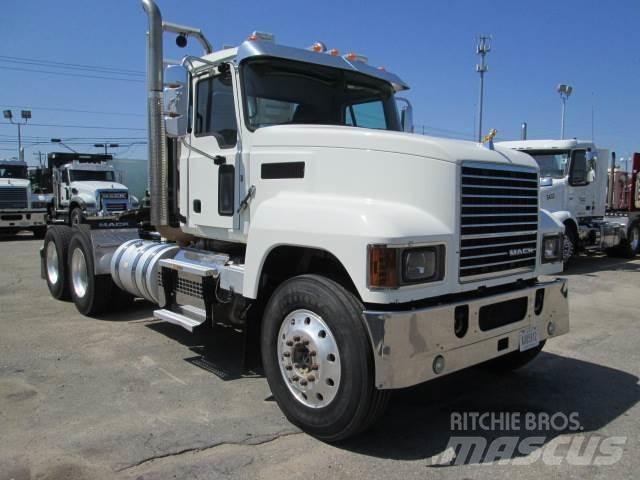 Mack PI64T Autotractoare