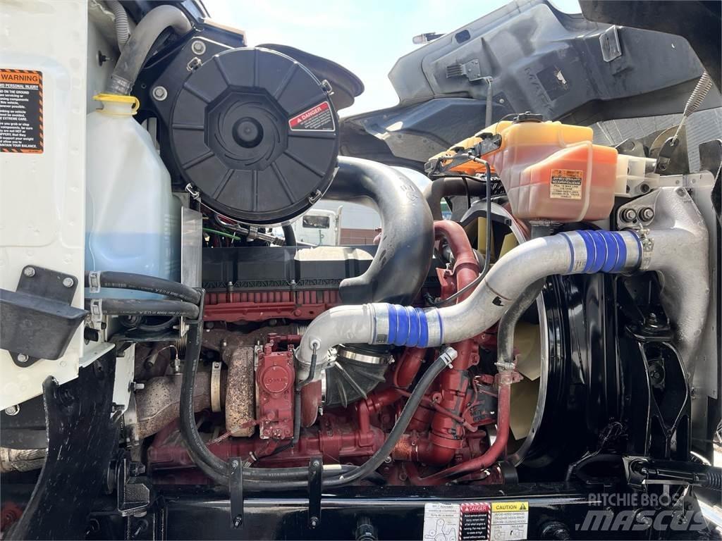 Mack PI64T Autotractoare