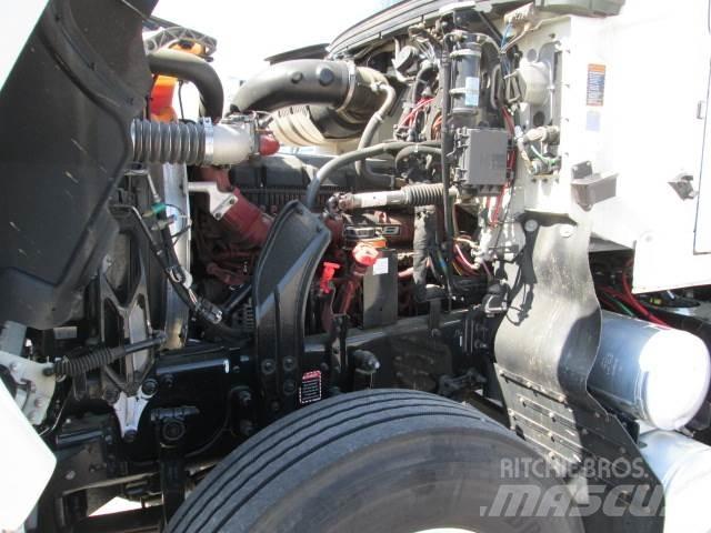 Mack PI64T Autotractoare