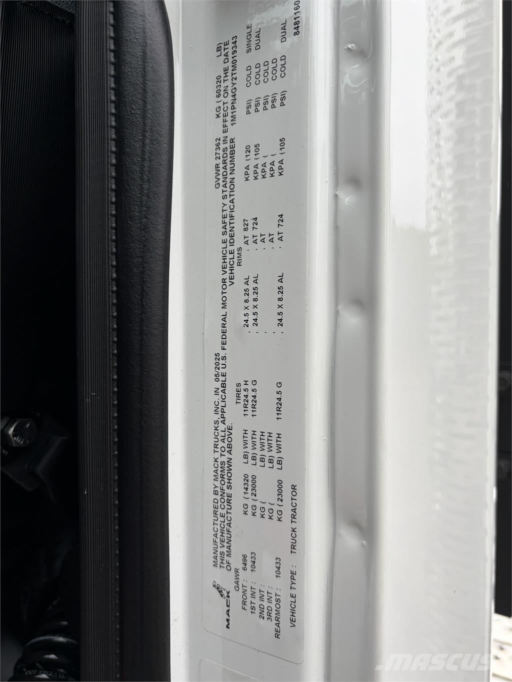 Mack PI64T Autotractoare