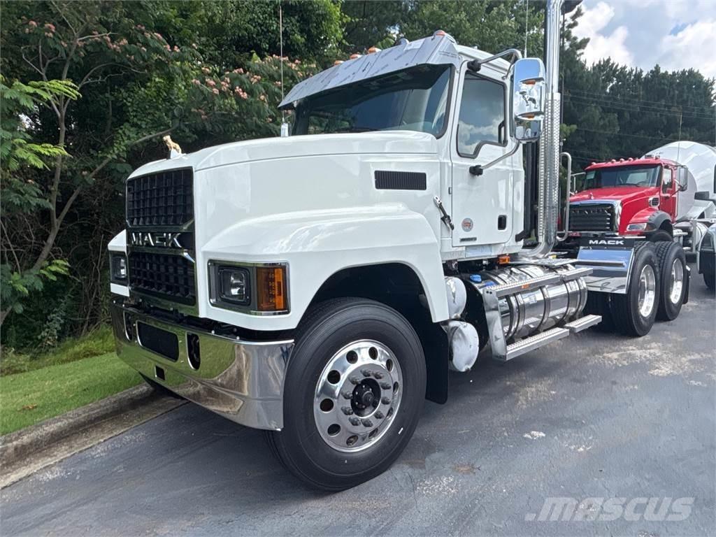Mack PI64T Autotractoare