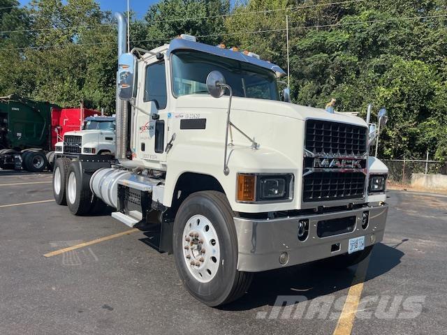 Mack PI64T Autotractoare