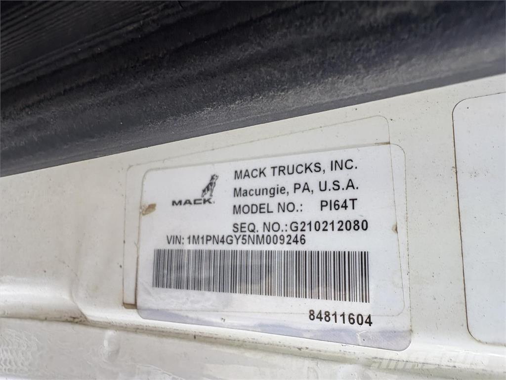 Mack PI64T Autotractoare