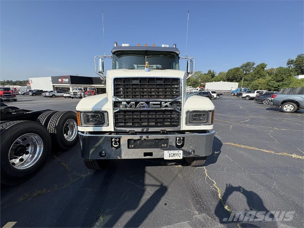 Mack PI64T Autotractoare