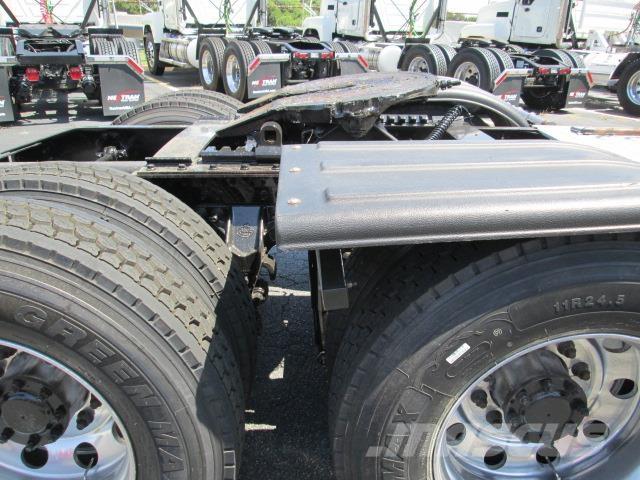 Mack PI64T Autotractoare