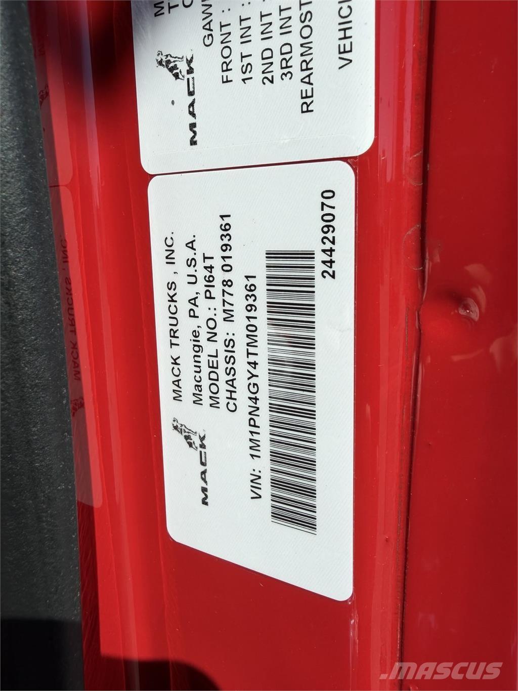 Mack PI64T Autotractoare