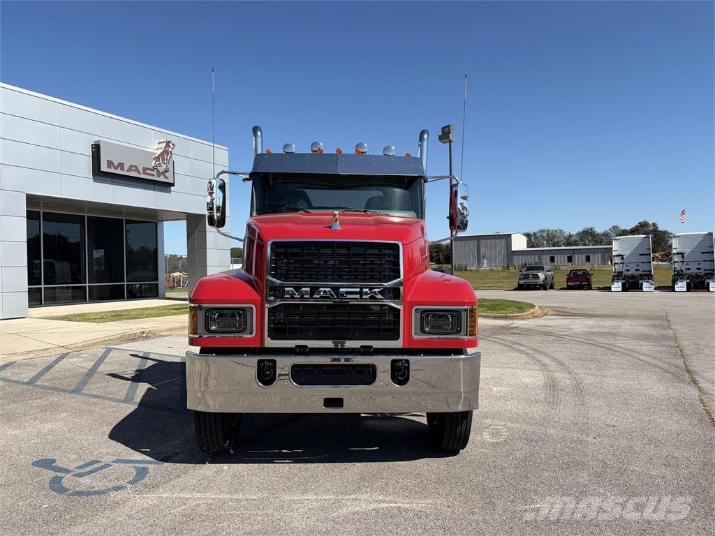 Mack PI64T Autotractoare