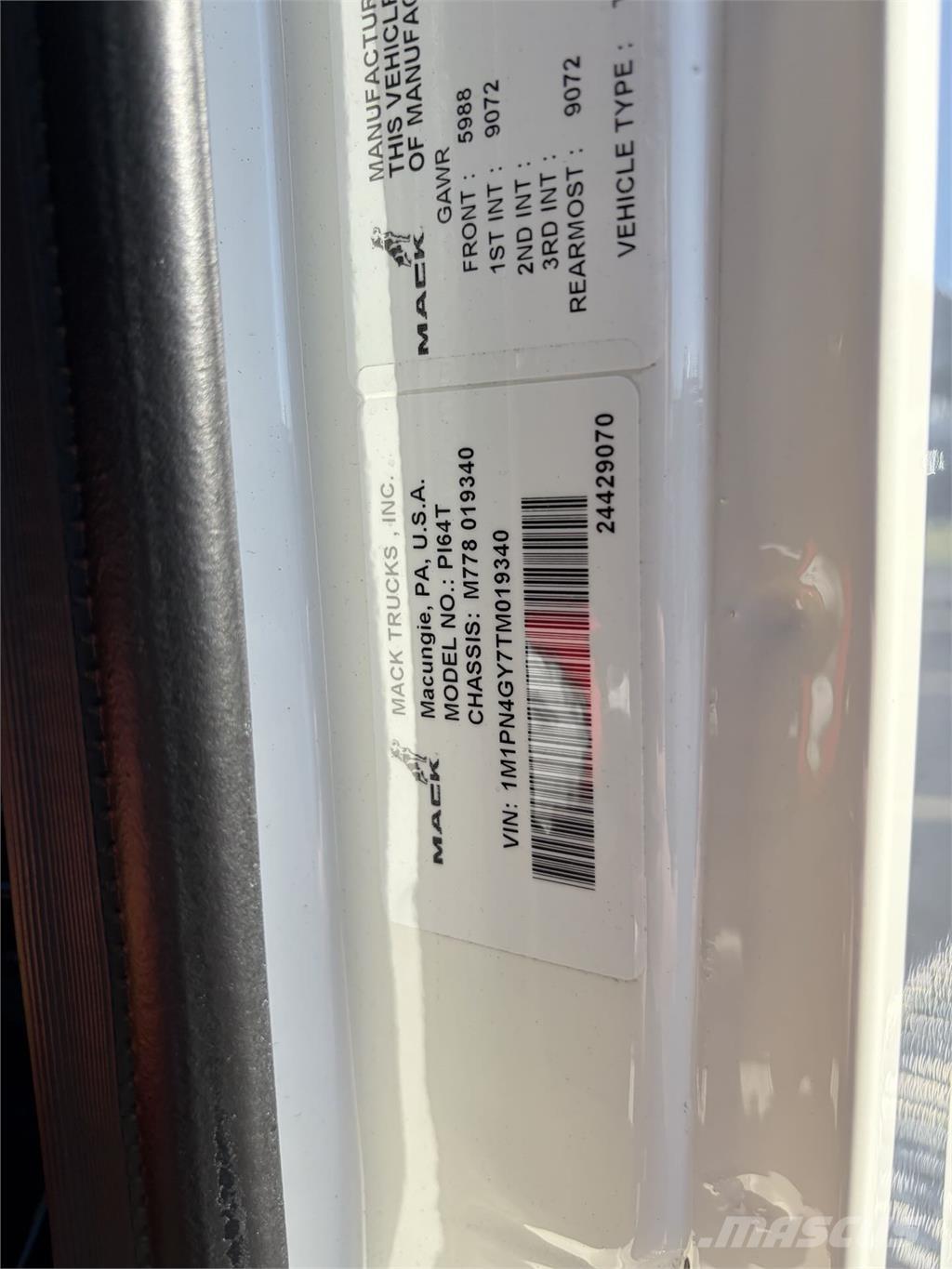 Mack PI64T Autotractoare