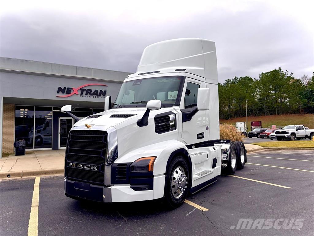 Mack PR64T Autotractoare