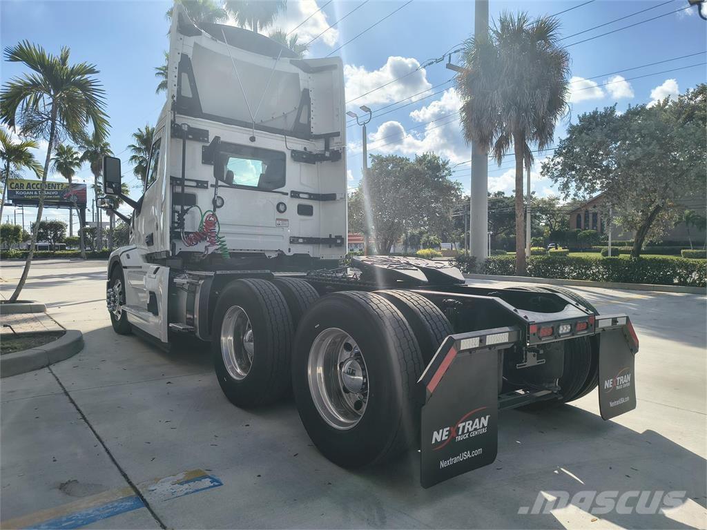 Mack PR64T Autotractoare