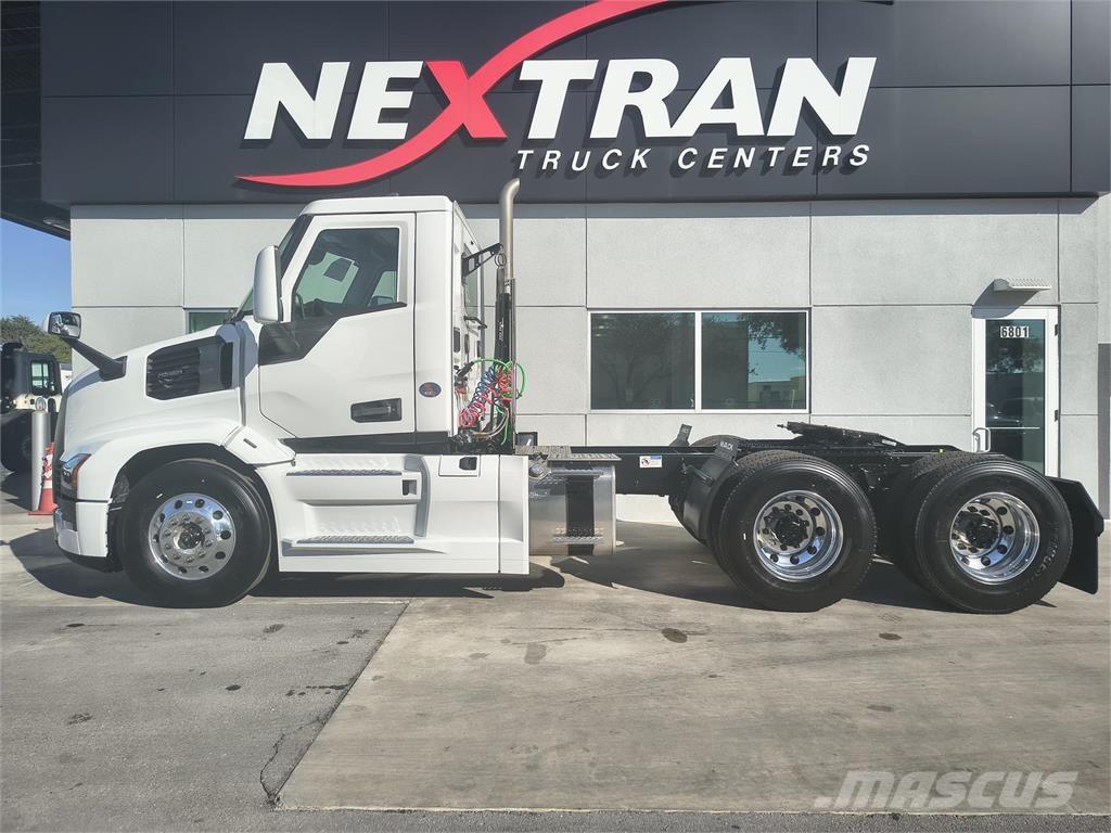 Mack PR64T Autotractoare