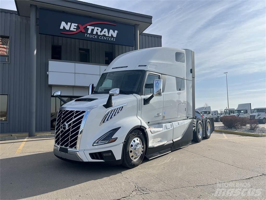 Volvo NEW VNL860 Autotractoare