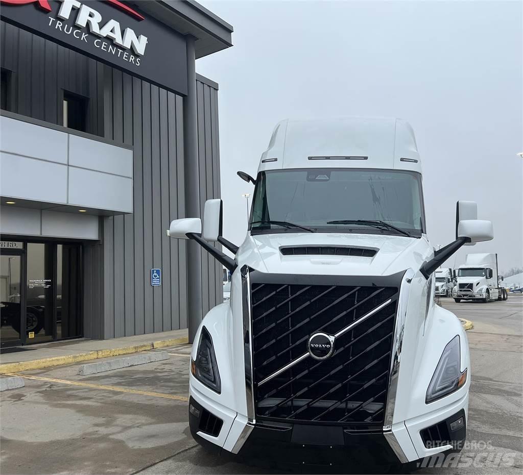 Volvo NEW VNL860 Autotractoare