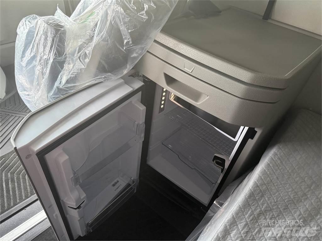 Volvo NEW VNL860 Autotractoare