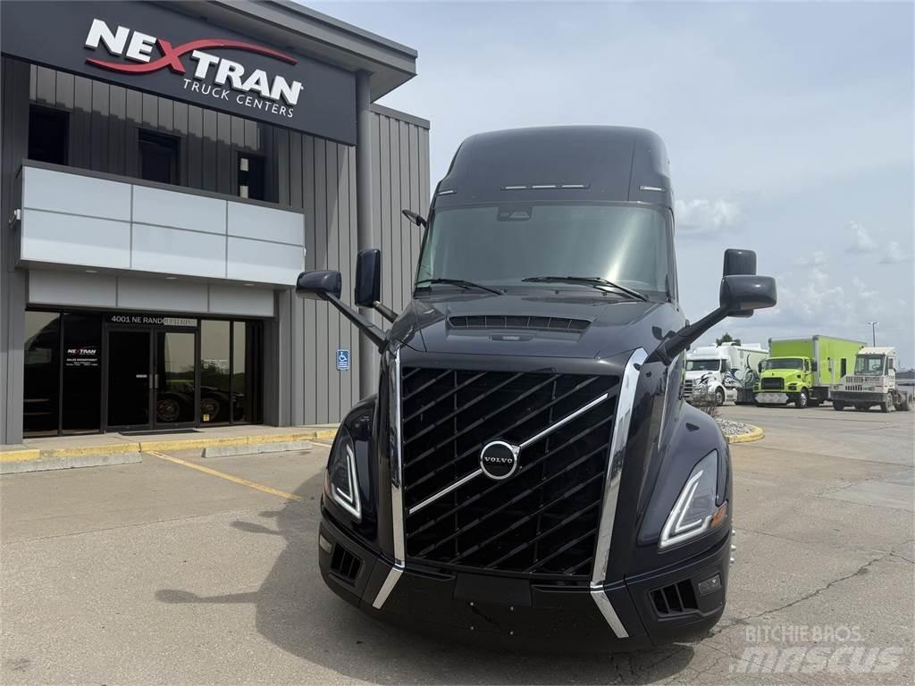 Volvo NEW VNL860 Autotractoare